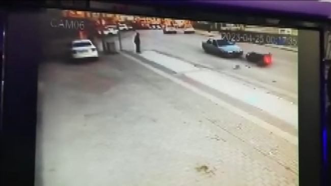 Biri ters şeride girdi, diğeri vurup kaçtı