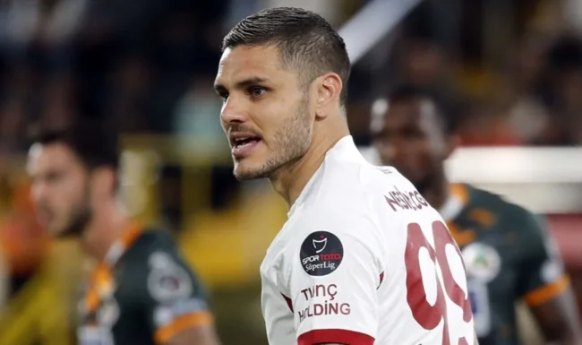 Derbide gözler Cenk Tosun ve Mauro Icardi'de