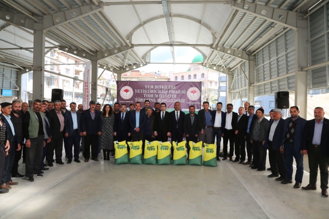 Bursa'da İklim dostu tohumlar çiftçilerle teslim edildi