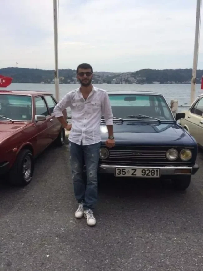 İki genç kiralık otomobilde ölü bulundu