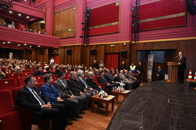 Sahne şantiyeye döndü