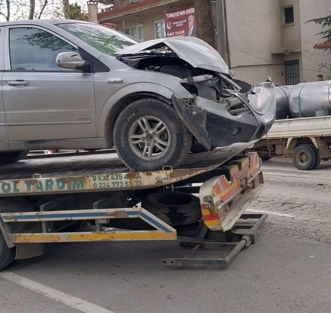Bursa'da feci kaza: 1 ölü, 1 yaralı