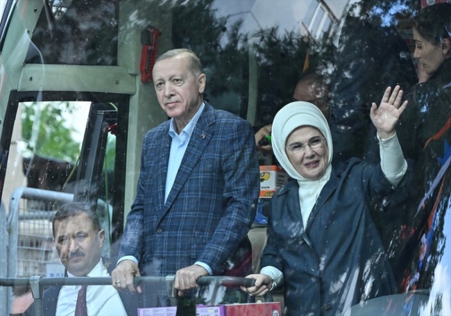 Cumhurbaşkanı Erdoğan: "Bu öyle bir masa ki, 7 ayağı birbirine dolaştı"