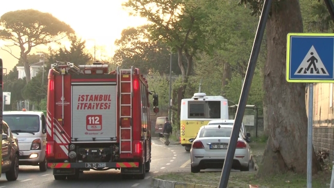 Beykoz’da iki araç kafa kafaya çarpıştı