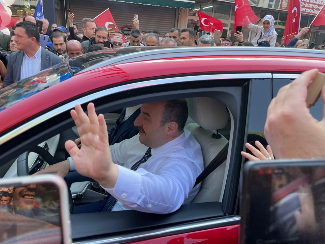 Bakan Varank, Togg'la İnegöl'e geldi