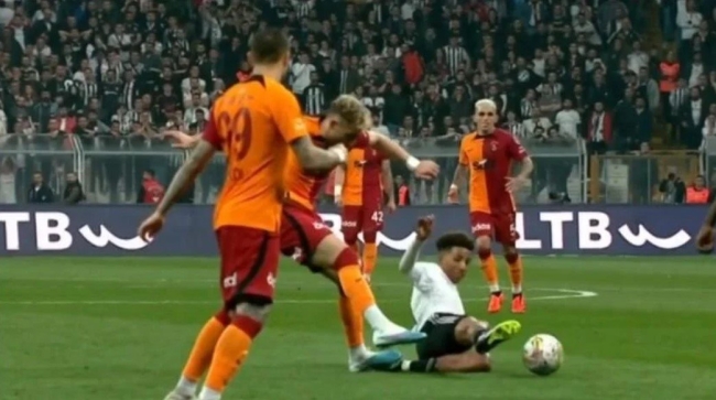 Beşiktaş Galatasaray derbisinin tartışmalı pozisyonları!