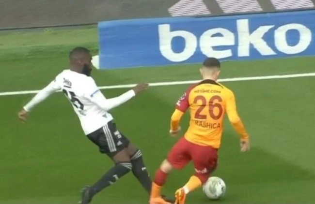 Beşiktaş Galatasaray derbisinin tartışmalı pozisyonları!