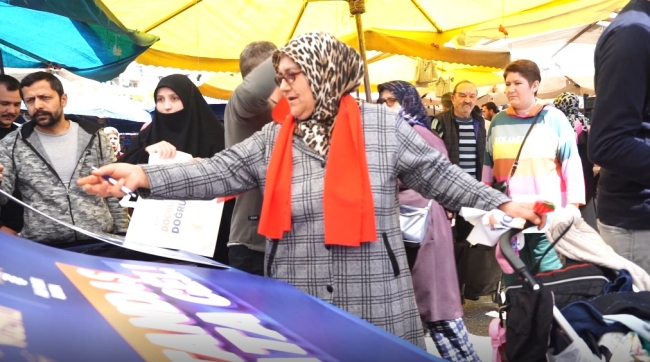 Bakan Varank Bursa'da önlüğü giyip hizmetlerini anlattı