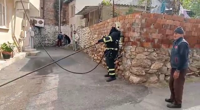 Tarihi simit fırını yakınlarında yangın