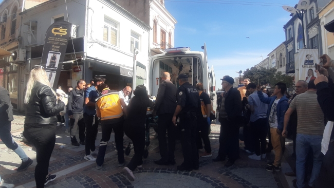 Yeşil Sol Parti standına saldırı!