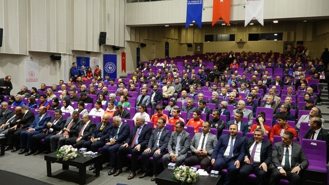 Bakan Karaismailoğlu: "Gençlerin gözlerindeki ışıltıyı Türkiye ve dünyaya yaymak görevimiz"