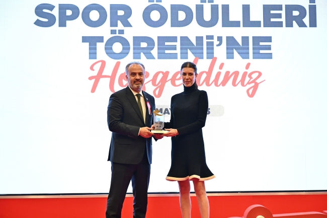Sporun yıldızlarına ödül yağdı