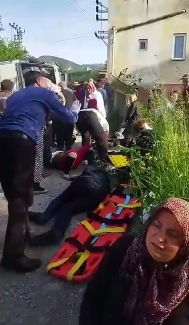 Belediye otobüsü kaza yaptı! 4 ölü 21 yaralı