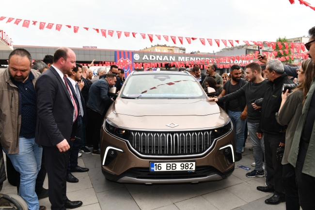 Bursa'da Togg yolların tozunu attı