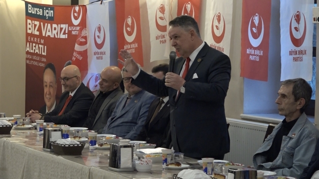 Alfatlı: “Meydanlardan teröristlere selam veriyorlar”