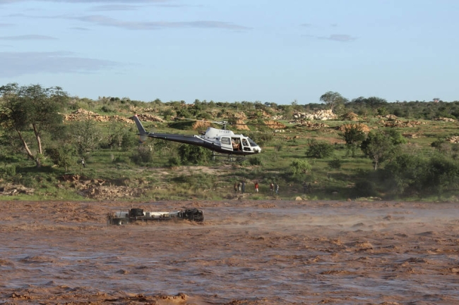 Kenya'da sel de mahsur kalan kişi kurtarıldı