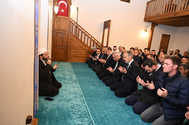 Tarihi mescitte 65 yıl sonra ilk Cuma