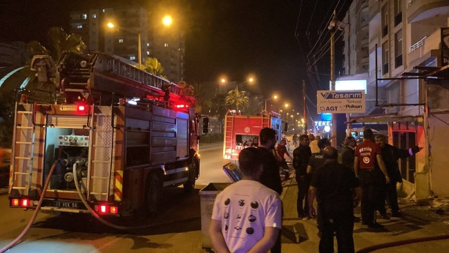 Mersin'de palmiye ağaçları alev topuna döndü!