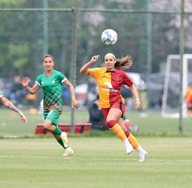 Galatasaray Kadın Futbol Takımı yarı finalde