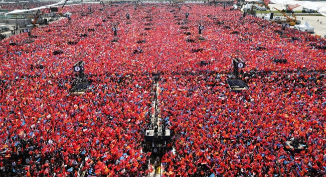 Cumhurbaşkanı Erdoğan: "Resmi rakam 1 milyon 700 bin kişi"
