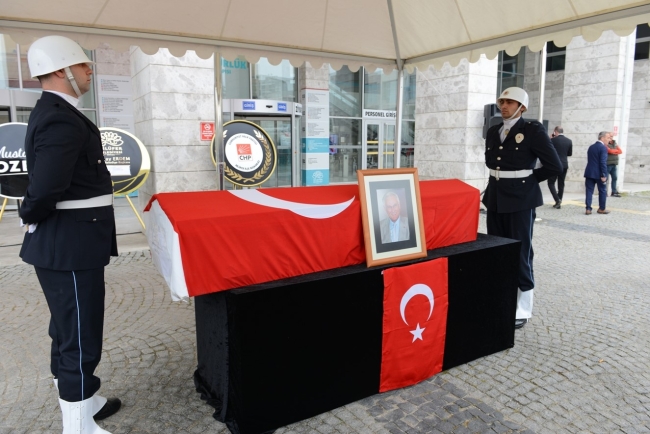 Abdullah Özer son yolculuğuna uğurlandı