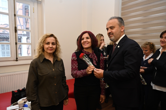 Hemşirelere karanfil
