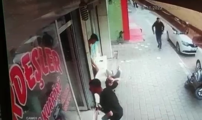 Kaldırımda bekleyen adamı ölüm teğet geçti