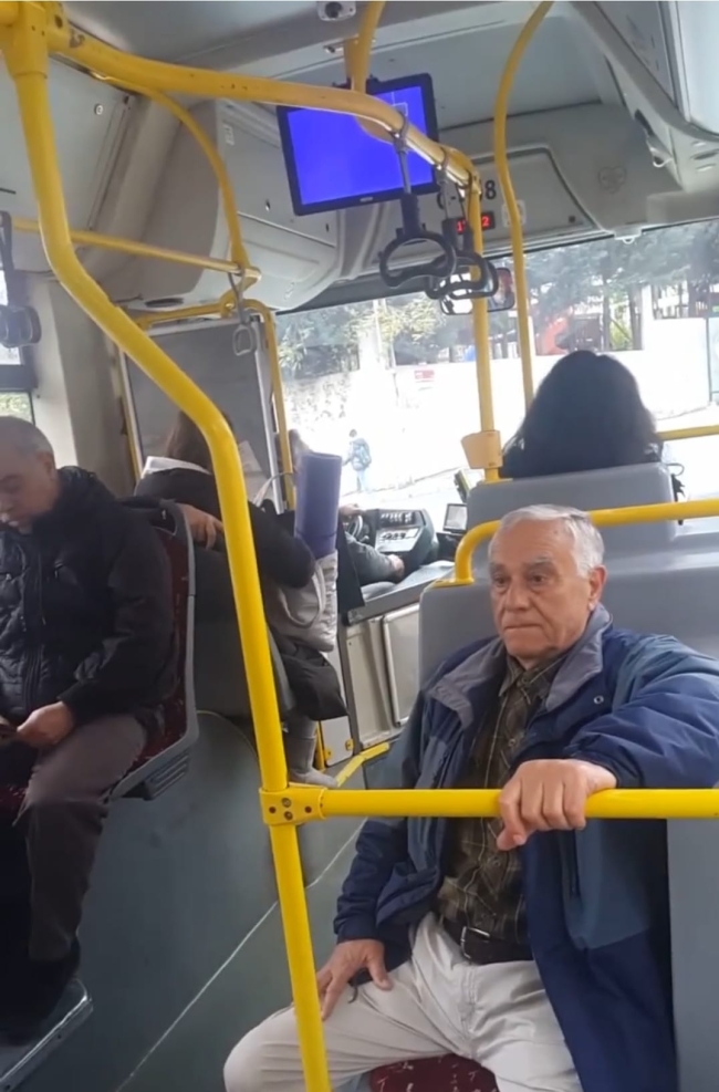 Yolcu ile tartışan İETT şoförü kontak kapattı