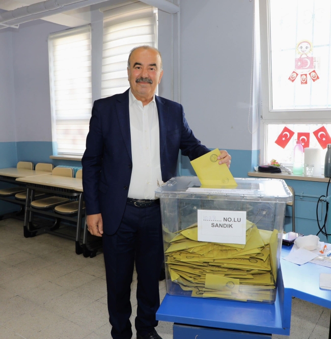 Bursa'nın belediye başkanları sandık başına gitti