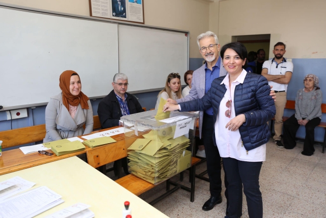 Bursa'nın belediye başkanları sandık başına gitti