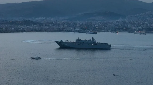 TCG Anadolu İzmir'den ayrıldı
