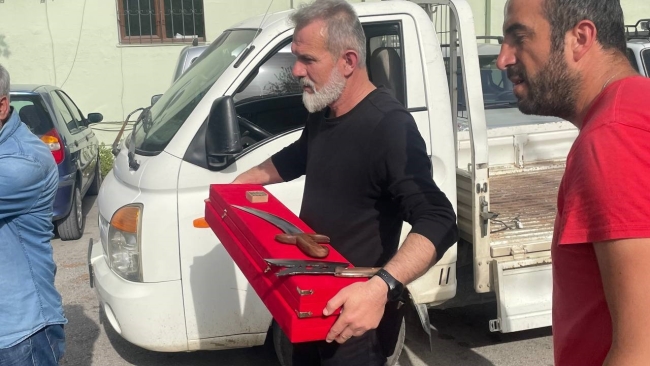 Bursa'da evini mağazaya çeviren hırsız