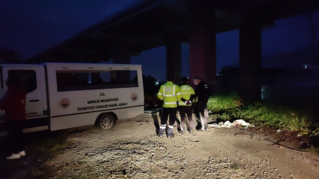 Bursa'da feci kaza! TIR dere yatağına düştü: 1 ölü
