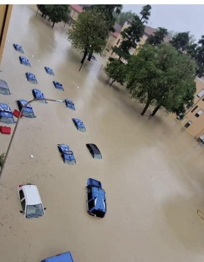 İtalya’da sel felaketi: 3 ölü