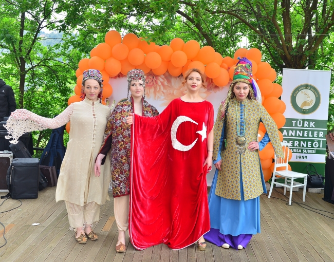 Annelerden geleneksel buluşma