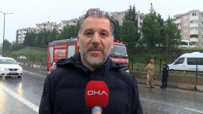 Su birikintisine giren otomobil devrildi  