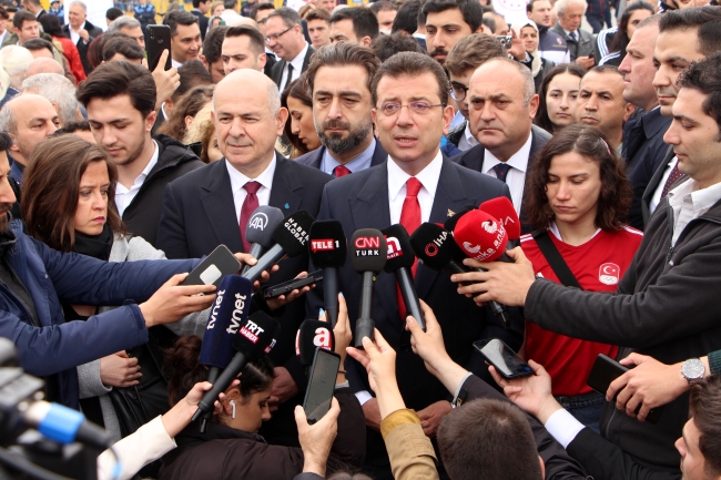 Taksim Cumhuriyet Anıtı’nda 19 Mayıs töreni