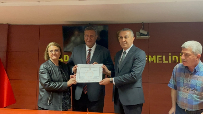 Niğde Milletvekilleri mazbatalarını aldı