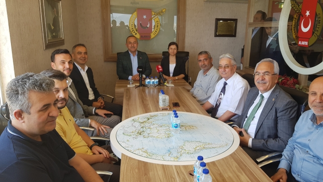 Bakan Çavuşoğlu: “Vatandaşımızı tehdit edip fişliyorlar”
