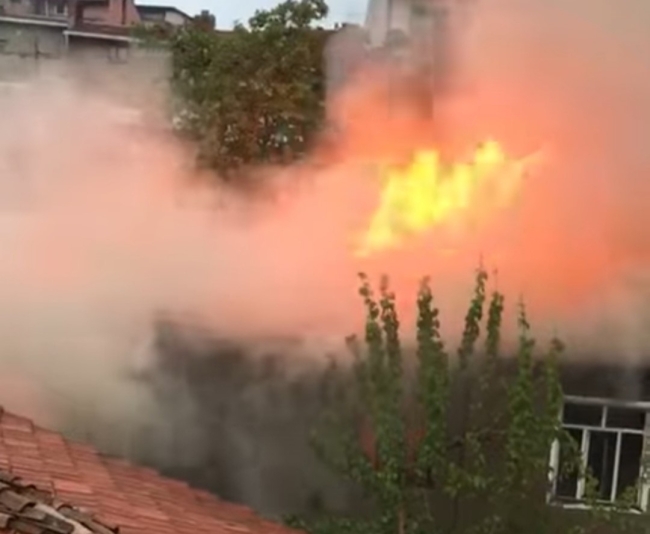 Kütahya'da ahşap ev yangını