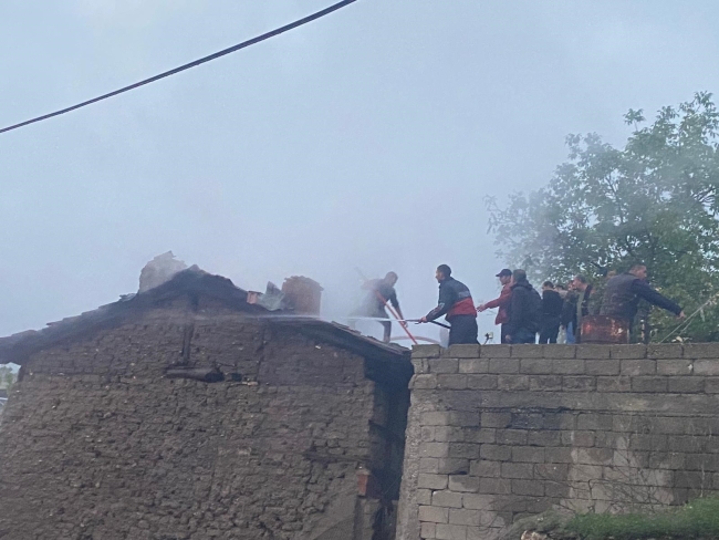 Kütahya'da ahşap ev yangını