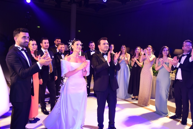 Başkan Erkan Kamat kızını evlendirdi