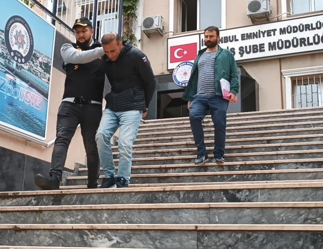 Açmayı başaramadıkları kasayı çaldılar 
