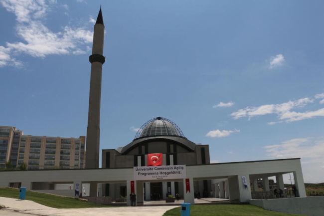 Başkan Erbaş: "Öğrencilerimiz ezan sesleri eşliğinde ders dinleyecek"