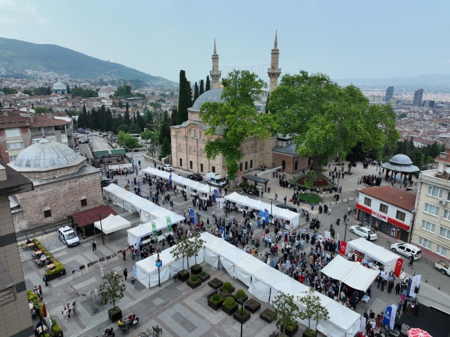 Bursa'da Türk mutfağı, tarihi meydana taşındı