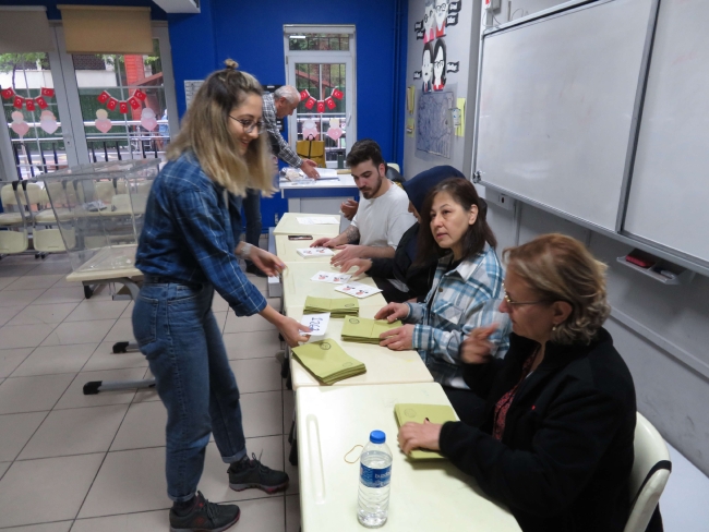 Sandık görevlileri yemin ederek göreve başladılar