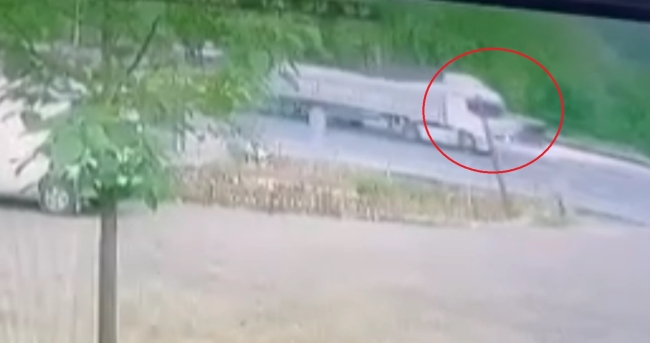 Bursa'da TIR, hafif ticari araca çarptı: 6 yaralı