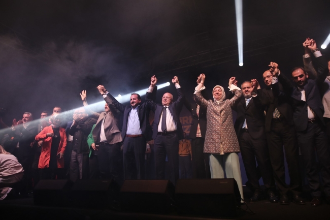 Bursa'da Erdoğan'ın zaferi coşkuyla kutlandı