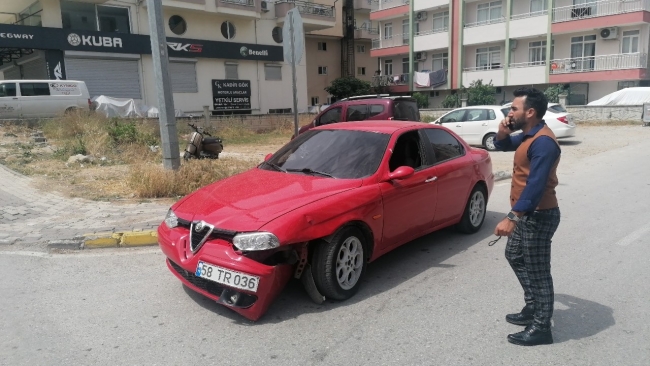 Motosiklet otomobille çarpıştı: 1 yaralı