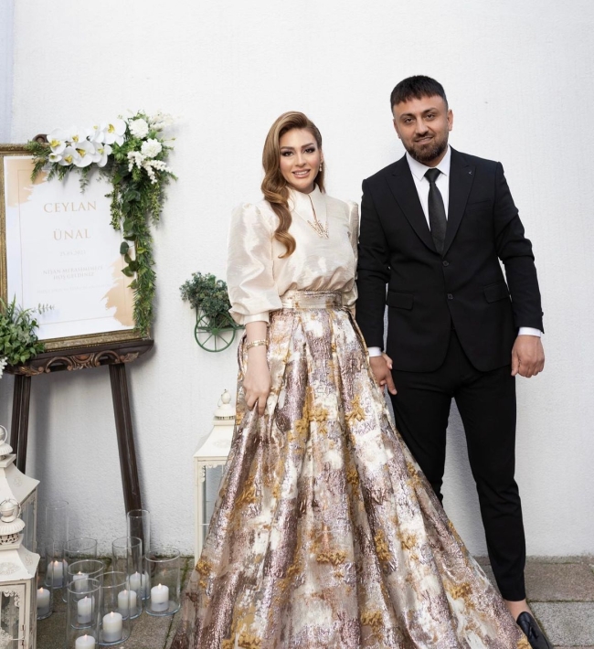 Ünal Turan ve şarkıcı Ceylan Koynat kaza yaptı
